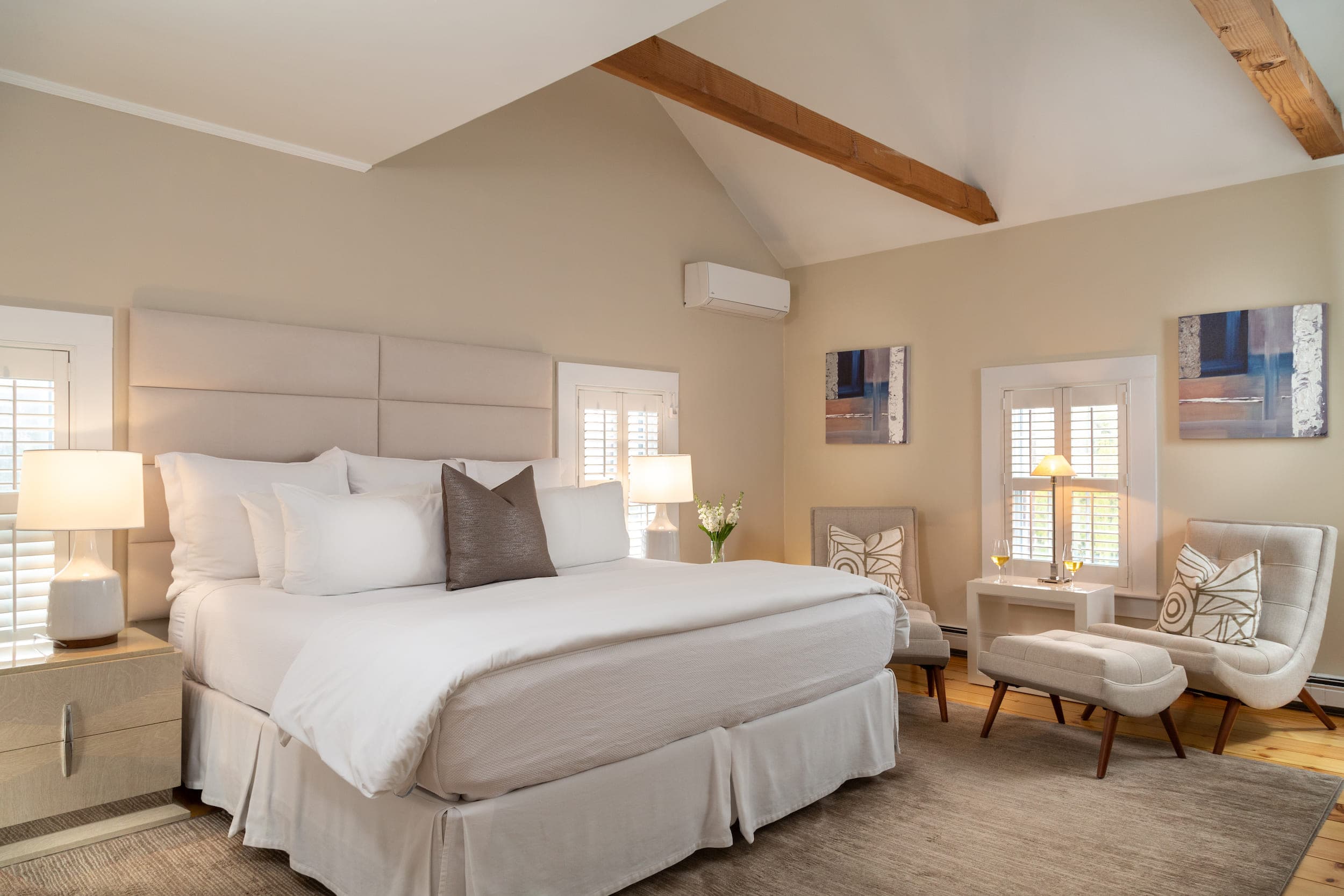 Chatham Inn Room 16 with a vaulted ceiling, lounge area and comfy vide